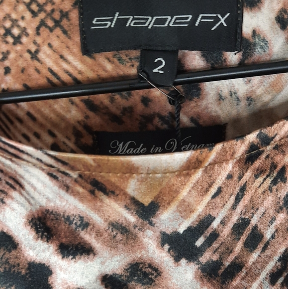 ShapeFx animal print blouse nwt - Picture 6 of 6